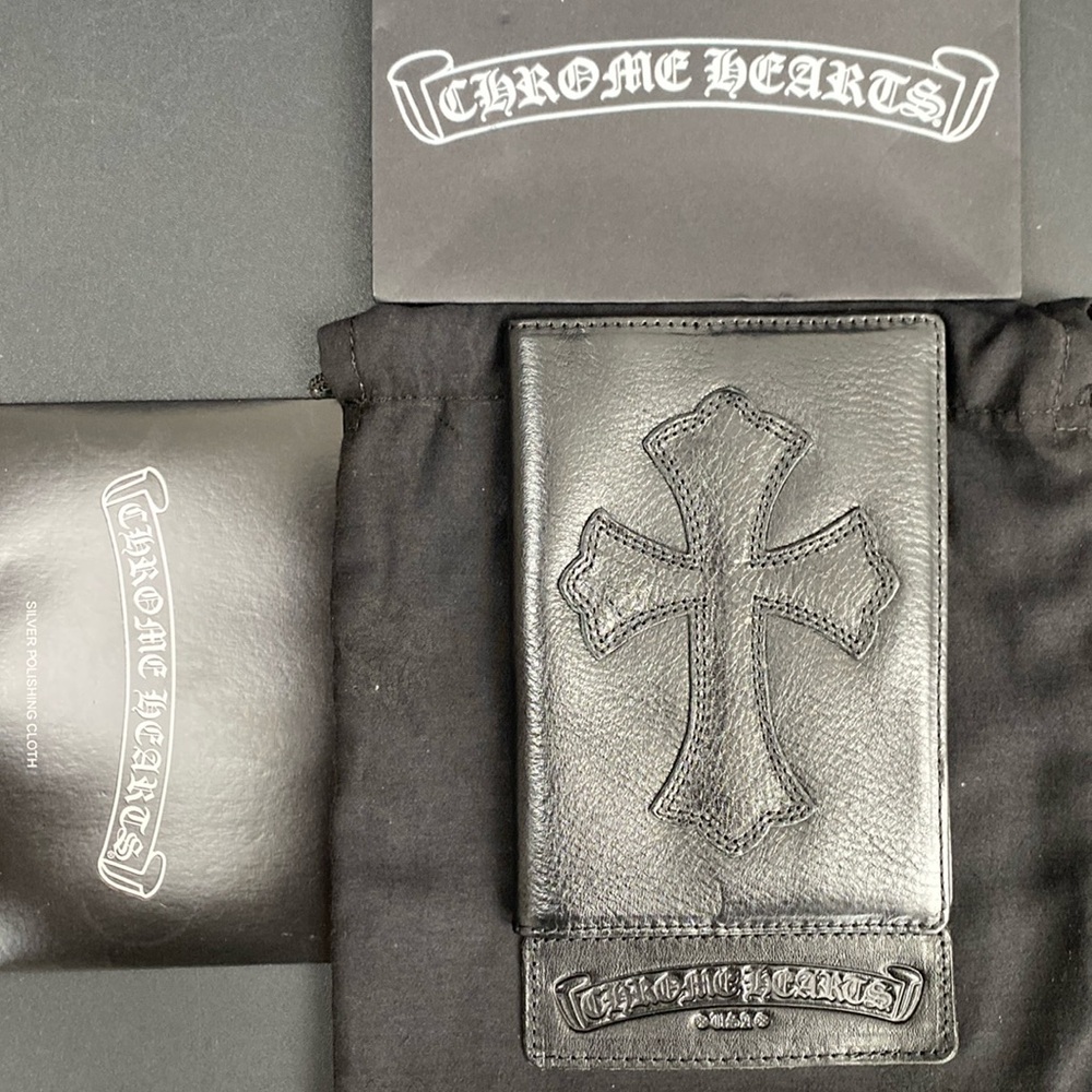 Chrome Heats Passport Holder